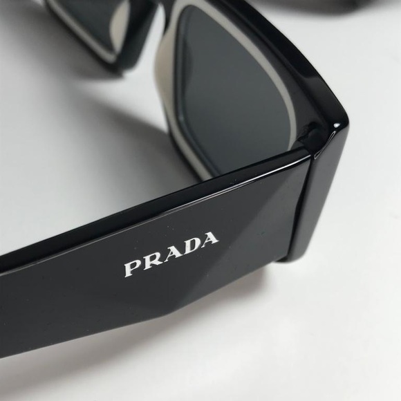 New - 💯Authentic - New - Prada Eyewear PR 06YS rectangle frame sunglasses - Picture 7 of 16